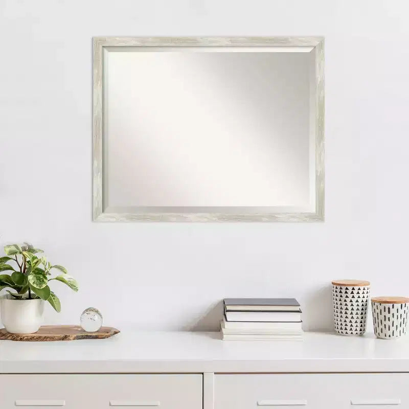 Miroir mural étroit encadré en métal craquelé argenté 30" x 24" - Amanti Art : Biseauté, Cadre en polystyrène, Aucun assemblage requis