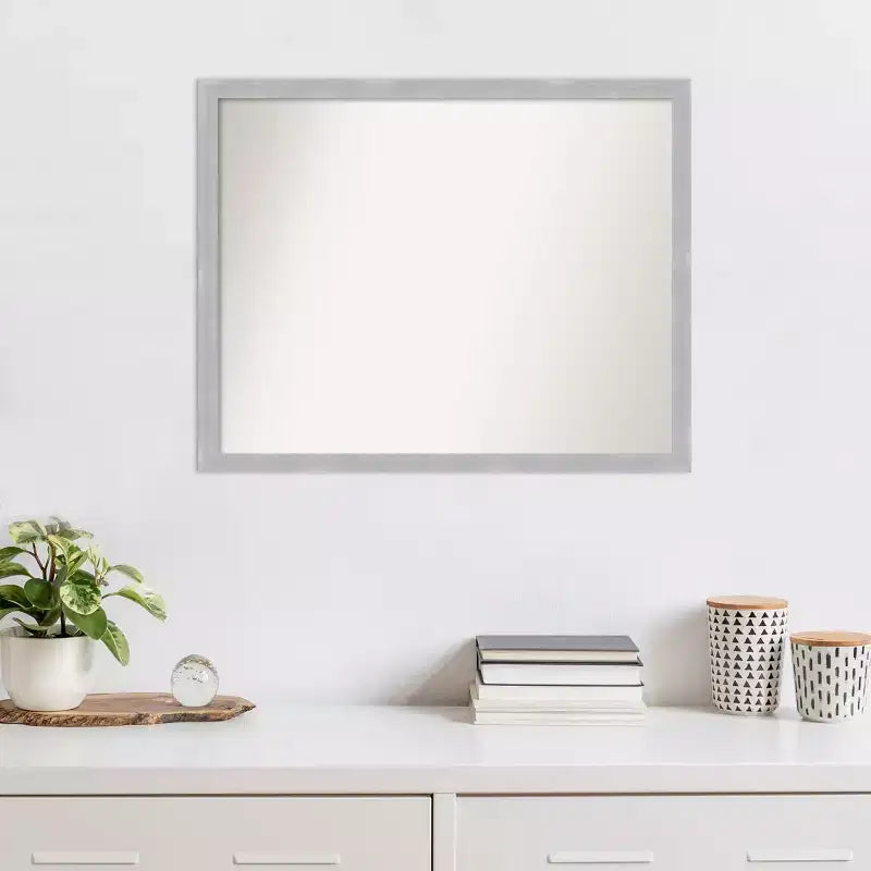 Miroir mural étroit Grace 30" x 24" sans biseau en nickel brossé - Amanti Art : Rectangle moderne, cadre en polystyrène