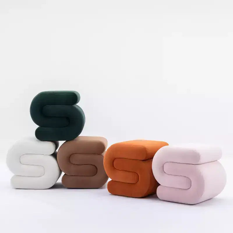 GDFStudio Mina Pouf en velours et bois en forme de S, 20W