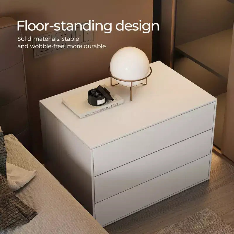 La table de chevet moderne à 3 tiroirs Luck Live, mesurant 31,4 pouces, peut être utilisée comme meuble de rangement dans la chambre ou le salon.