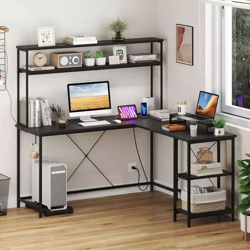 Bureau de jeu en forme de L Costway avec bande LED et prises de courant, étagère supérieure, support d'écran, support de tour d'ordinateur Marron/Noir/Gris