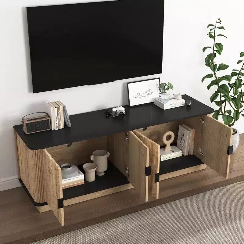 Meuble TV GDFStudio Sandy minimaliste moderne 55 en bois à quatre portes
