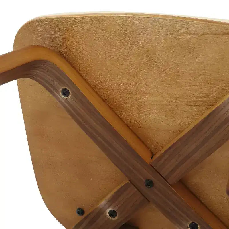 LeisureMod Clivo - Ensemble de 4 Chaises de Salle à Manger en Bois avec Siège Rembourré en Cuir, Dossier Ouvert Courbé - Cuisine Moderne, Salle à Manger, Café, Coin Repas