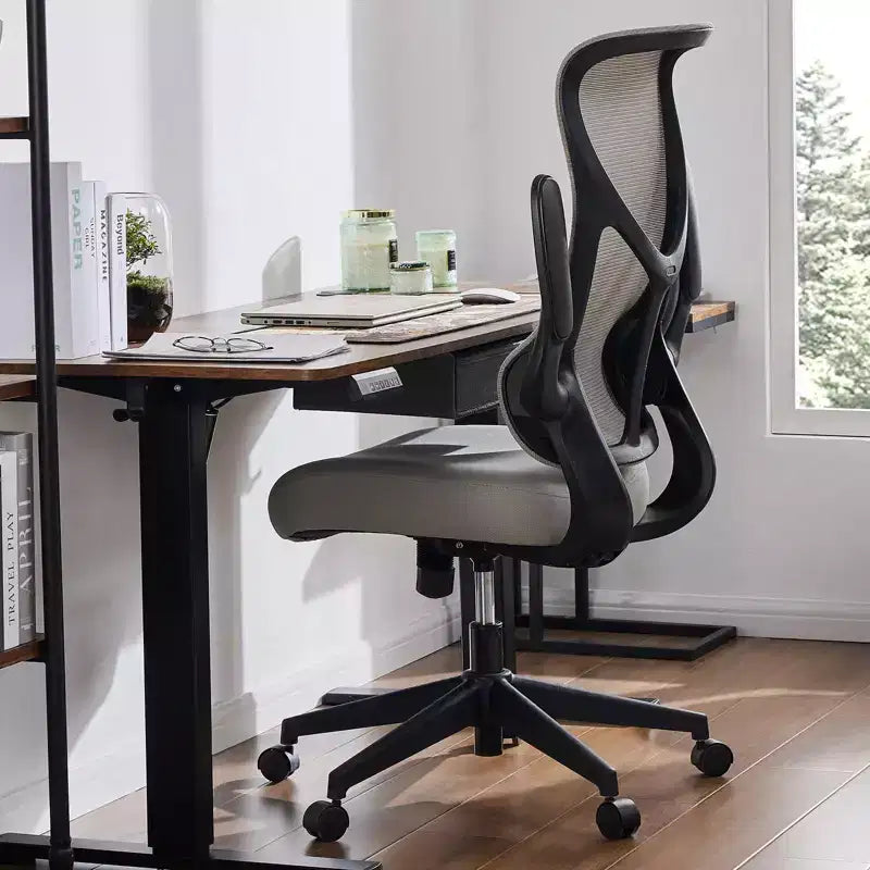 Chaise de bureau moderne Okak en maille réglable avec accoudoirs et soutien lombaire, chaise de bureau ergonomique pivotante pour le bureau et l'étude