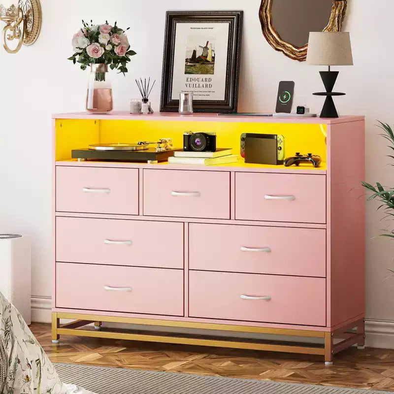 Commode de Chambre avec Lumières LED 7 Tiroirs avec Station de Recharge, Commode de Rangement en Bois pour Entrée, Placard, Salon, Couloir