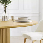 PexFix 52 Table de salle à manger ronde en bois, table de cuisine pour 4-6 personnes avec plateau à bords arqués et base conique texturée pour salon/salle à manger, café, bureau, naturel