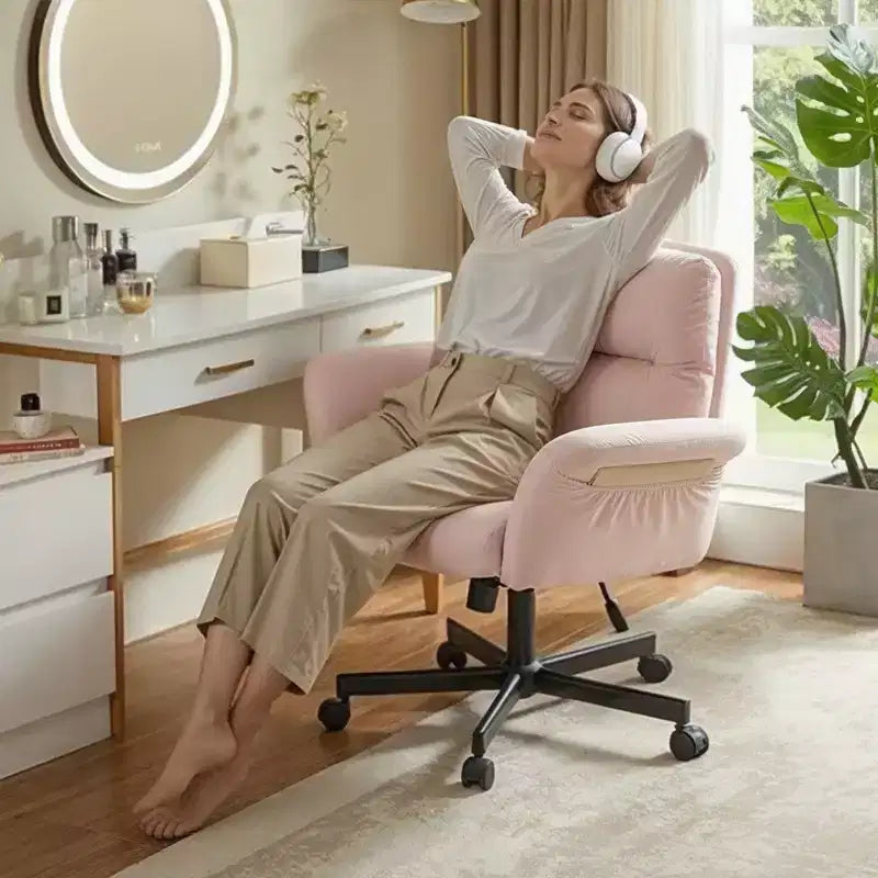 Chaise de bureau Bestier Criss Cross avec accoudoirs et roulettes, chaise de bureau ergonomique à pattes croisées, chaise de bureau pour la maison et le maquillage.