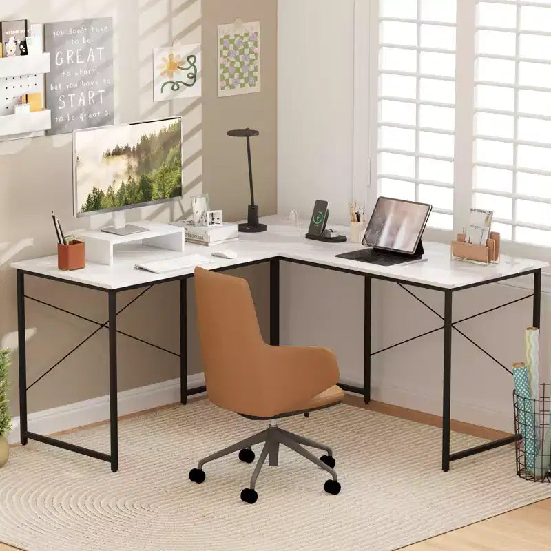 Costway Bureau d'angle en forme de L avec prises de courant, 241 cm de long, pour 2 personnes, avec étagère pour écran, bureau d'angle moderne, table de jeu avec ports USB, blanc