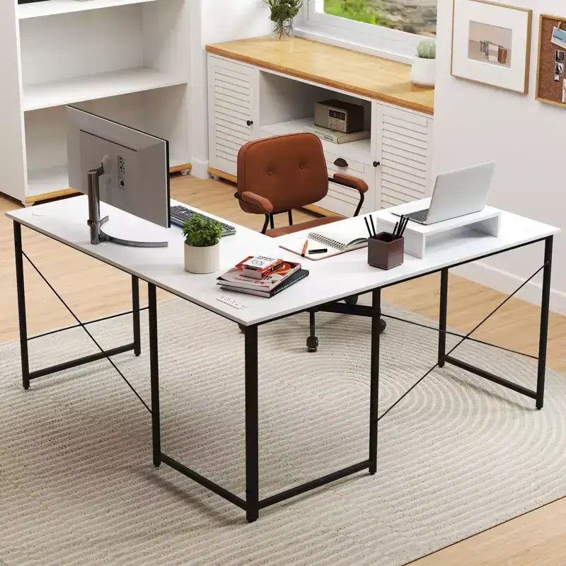Costway Bureau d'angle en forme de L avec prises de courant, 241 cm de long, pour 2 personnes, avec étagère pour écran, bureau d'angle moderne, table de jeu avec ports USB, blanc