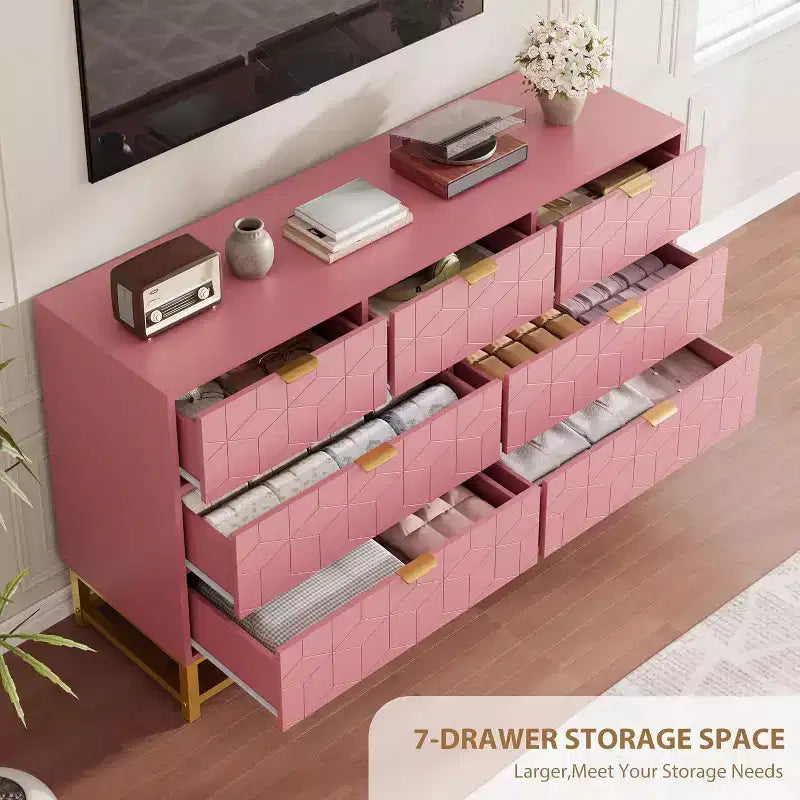 Commode à tiroirs Acekool, commode moderne de 136 cm de large avec façade cannelée, poignées et pieds dorés, organisateur de rangement pour chambre, dressing