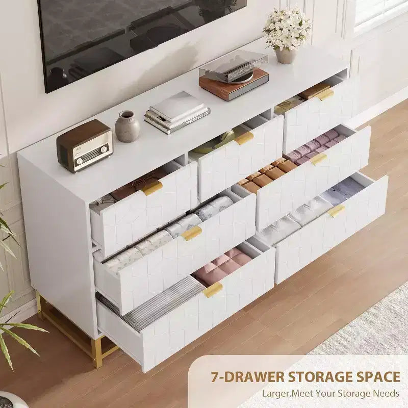 Commode à tiroirs Acekool, commode moderne de 136 cm de large avec façade cannelée, poignées et pieds dorés, organisateur de rangement pour chambre, dressing