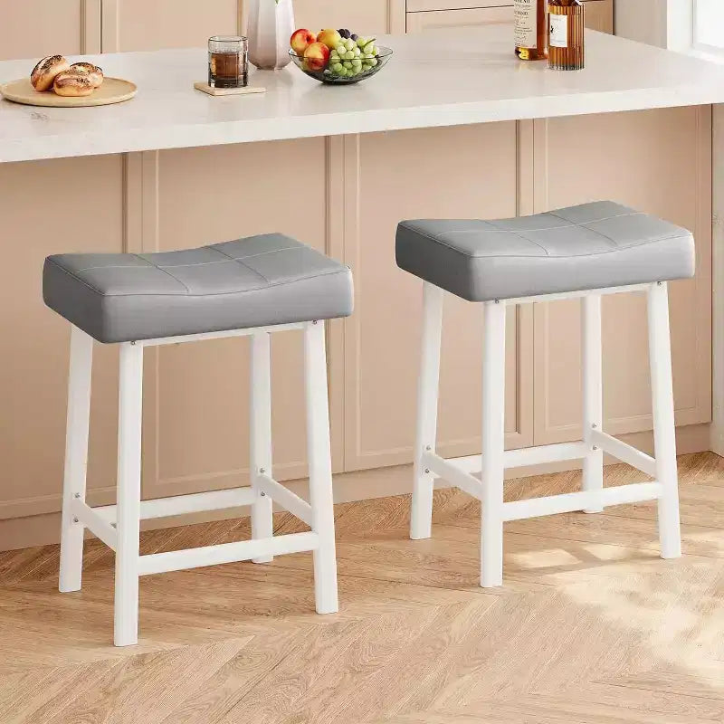 Lot de 2 tabourets de bar à hauteur de comptoir, en cuir PU avec pieds en métal robuste, sièges épais en forme de selle, tabourets de petit-déjeuner
