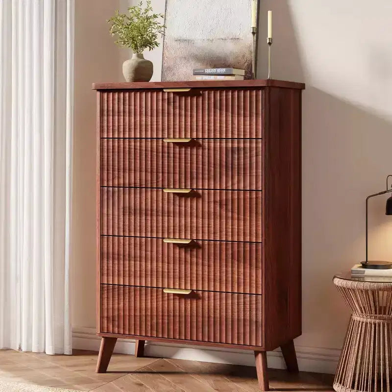 Commode cannelée pour chambre à coucher avec 5 tiroirs profonds, commode haute de 120 cm, design à profil incurvé, commode moderne en bois pour salon et couloir
