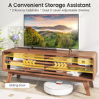 Meuble TV Costway avec porte coulissante, étagères réglables et pieds en bois d'hévéa pour TV jusqu'à 55''