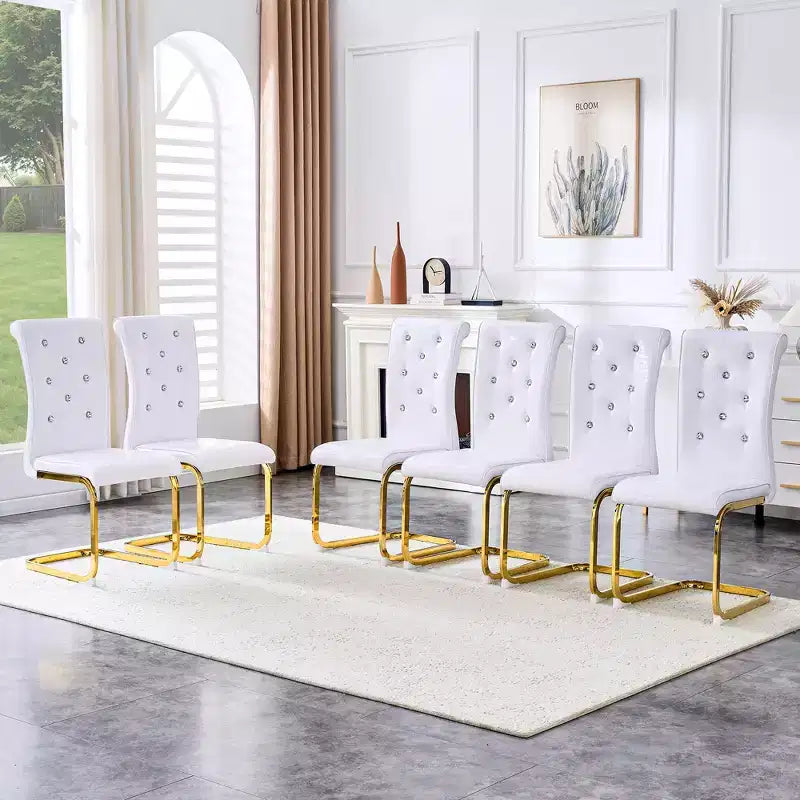 Lot de 4 Chaises de Salle à Manger Rembourrées en Similicuir avec Détails de Boucle en Cristal et Pieds en Métal Durables