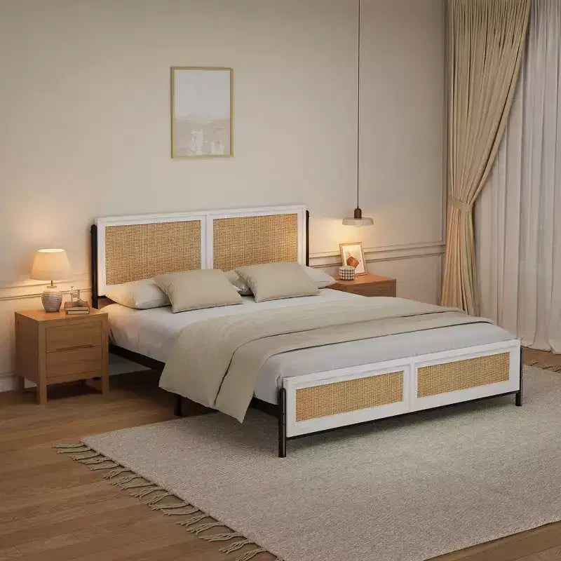 Lit plateforme queen size bohème en rotin, tête et pied de lit en rotin naturel, lattes métalliques, rangement sous le lit, silencieux, pas besoin de sommier tapissier