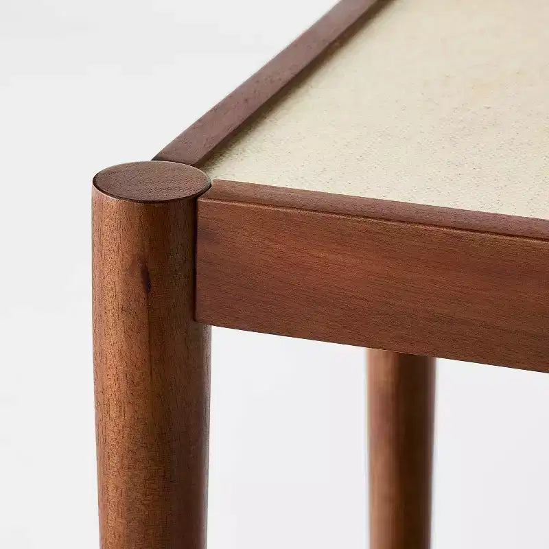 Table d'appoint en lin naturel avec étagère marron acajou – Threshold™ conçue avec Studio McGee