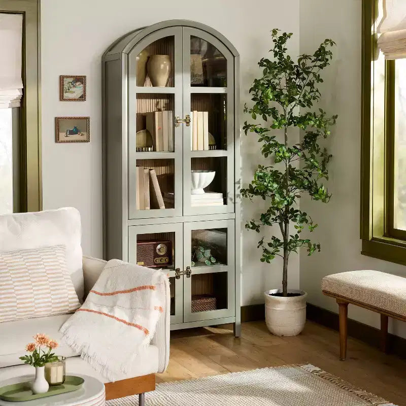 Meuble bas d'armoire à 4 portes arquées en bois rainuré et verre, vert sauge - Hearth & Hand™ avec Magnolia