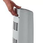 Radiateur soufflant colonne en céramique Lasko 5775, portable, électrique, 1500 watts, pour intérieur, oscillant, avec thermostat réglable, argent