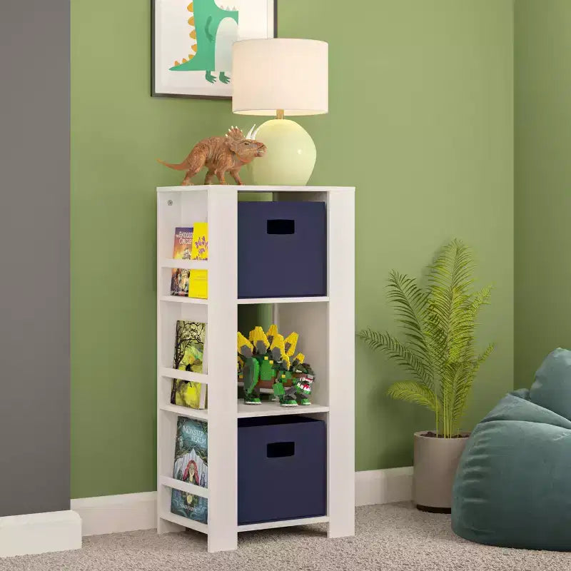Tour de rangement pour livres et jouets RiverRidge Kids avec 3 casiers et 6 étagères à livres, blanc avec 2 bacs en tissu