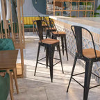 Tabouret de bar Emma et Oliver 30H en métal avec dossier et assise carrée en bois