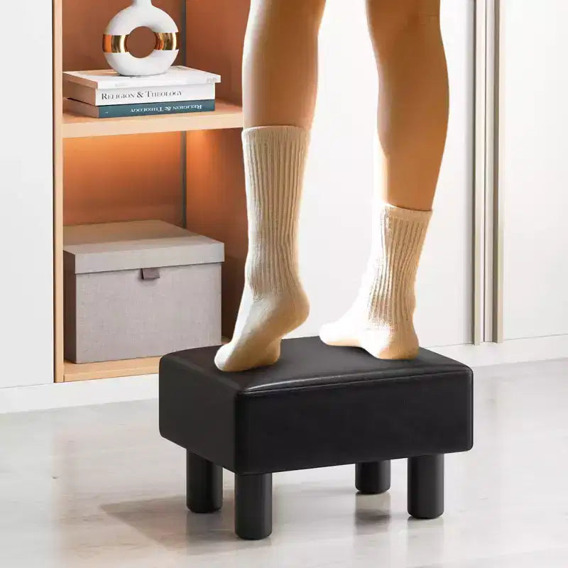 Costway Ottoman en cuir synthétique, repose-pieds rectangulaire, petit tabouret avec siège rembourré blanc/noir/rouge