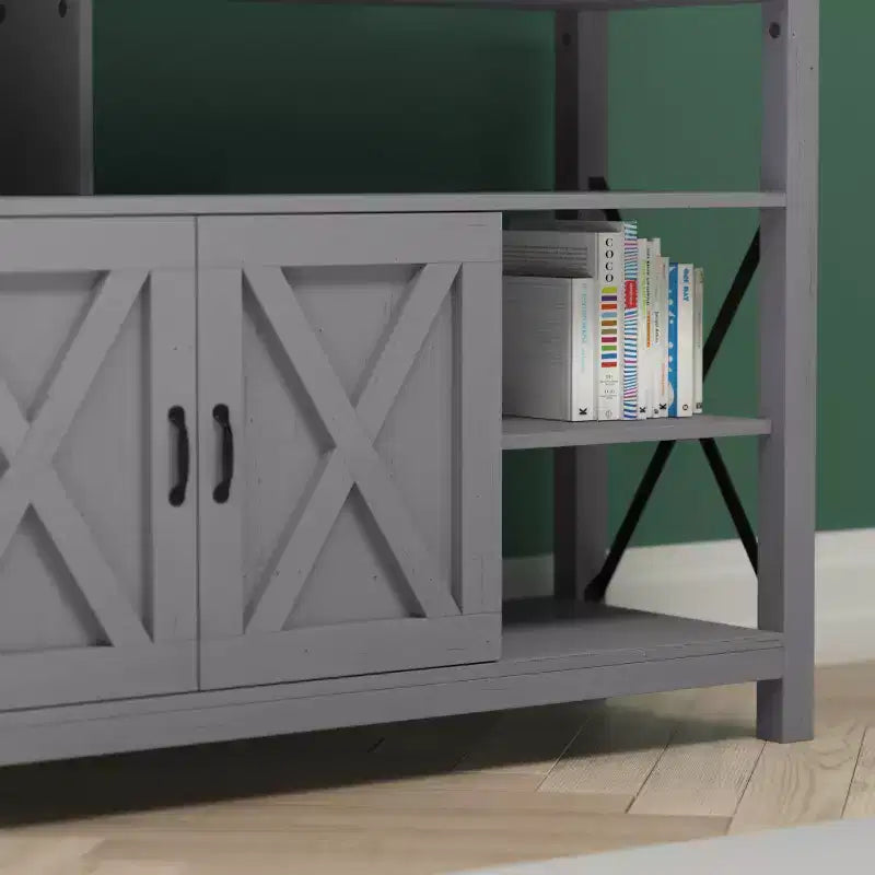 Meuble console média Emma et Oliver de style rustique moderne avec un grand espace de rangement ouvert et fermé