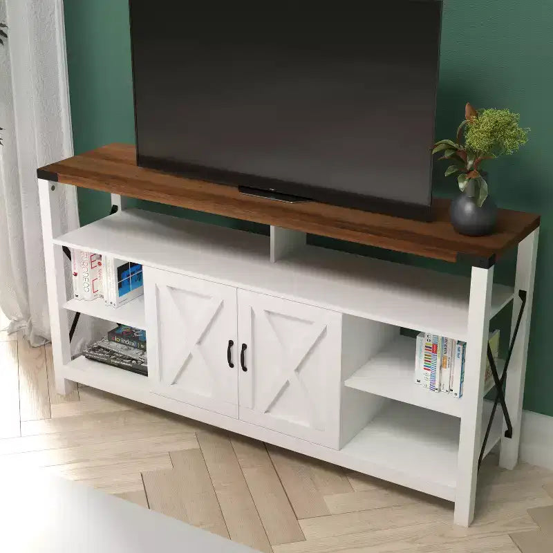 Meuble console média Emma et Oliver de style rustique moderne avec un grand espace de rangement ouvert et fermé