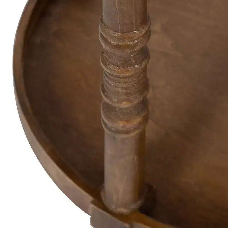 Table d'appoint ronde en bois Bellport de Kate and Laurel avec étagère