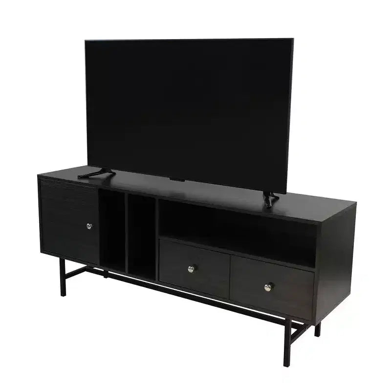 Meuble TV Rochester LeisureMod avec cadre en bois, rangement fermé et pieds en fer noir - Console média, salon, centre de divertissement moderne