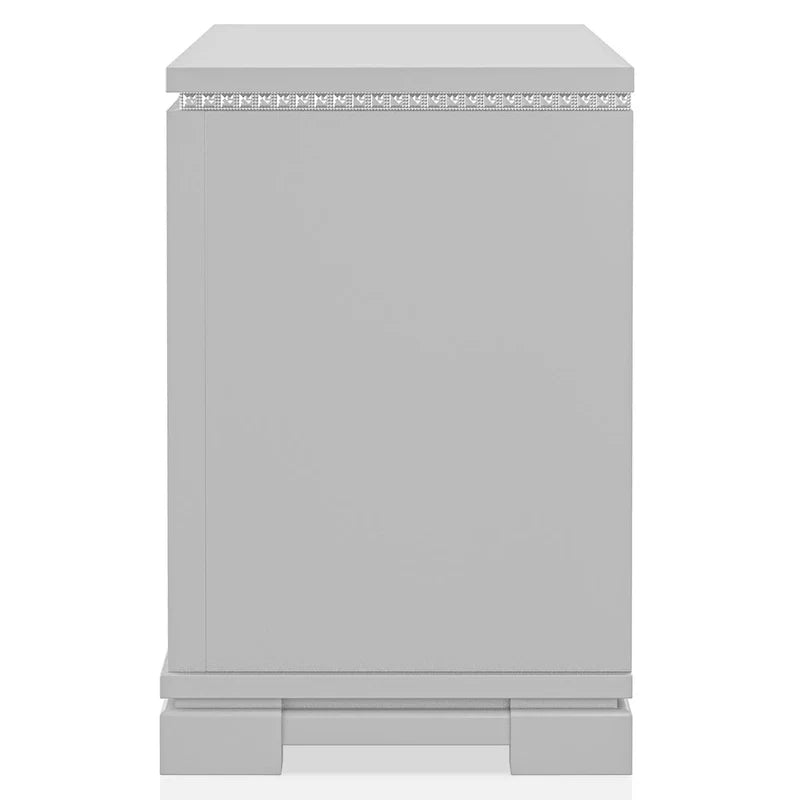 Ensemble de chambre à coucher 5 pièces avec panneau capitonné en bois argenté Seleena Glam et port USB par Furniture of America